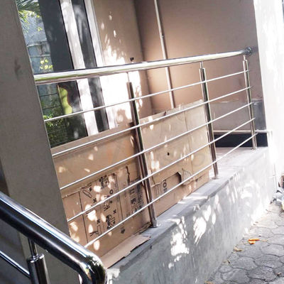 Saç Çizgisi Paslanmaz Çelik Inox Merdiven 201 304 316 Küpeşte Modern Tasarım