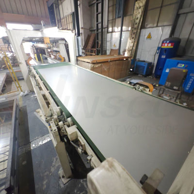 Gürültü azaltma SUS 304 304L Paslanmaz çelik değirmen kenarı 2B 1250mm genişliği 2550mm uzunluğu 1.0mm kalınlığı ile yüzey levhası