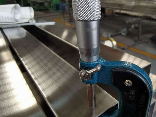 12 mm ve 24 mm kalınlığında cam için yüksek ısıya dayanıklı austenit çelik alaşımı
