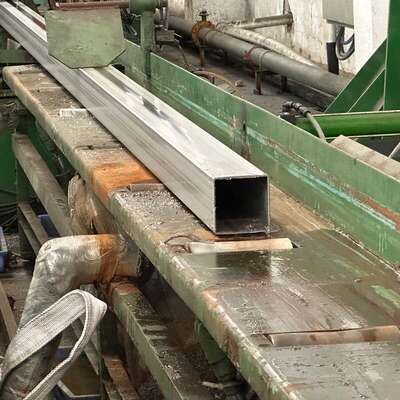 Daha Düşük Maliyet 201 304 316 Sınıf Inox Kare Tüp Ayna Lekesi Bitirilmiş 200mmx200mm Büyük Boyutlu Paslanmaz Çelik Boru